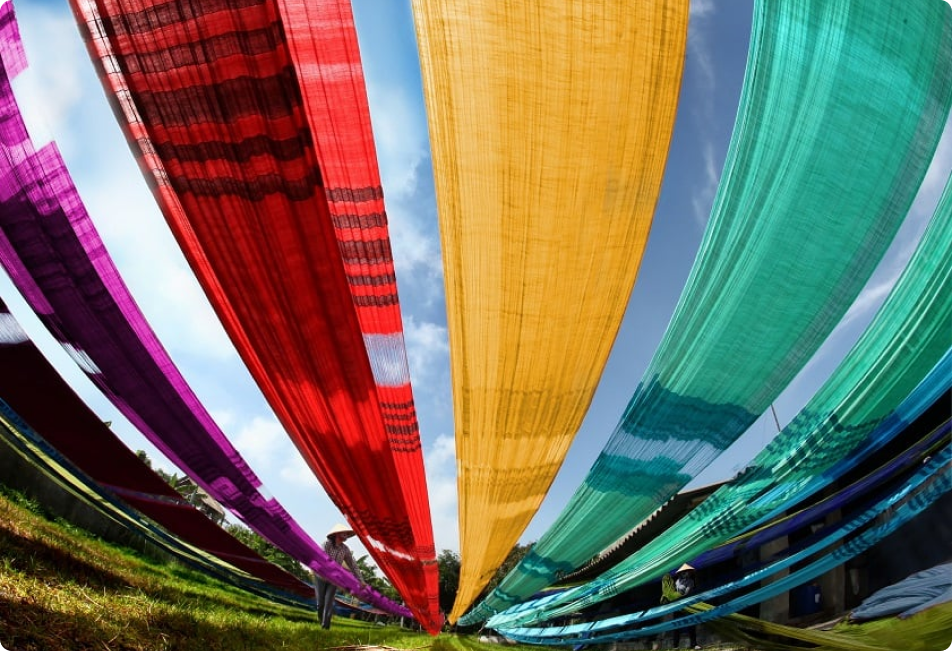 Kh&aacute;m ph&aacute; l&agrave;ng dệt lụa l&acirc;u đời v&agrave; nổi tiếng Vạn Ph&uacute;c (Ảnh: Sưu tầm)