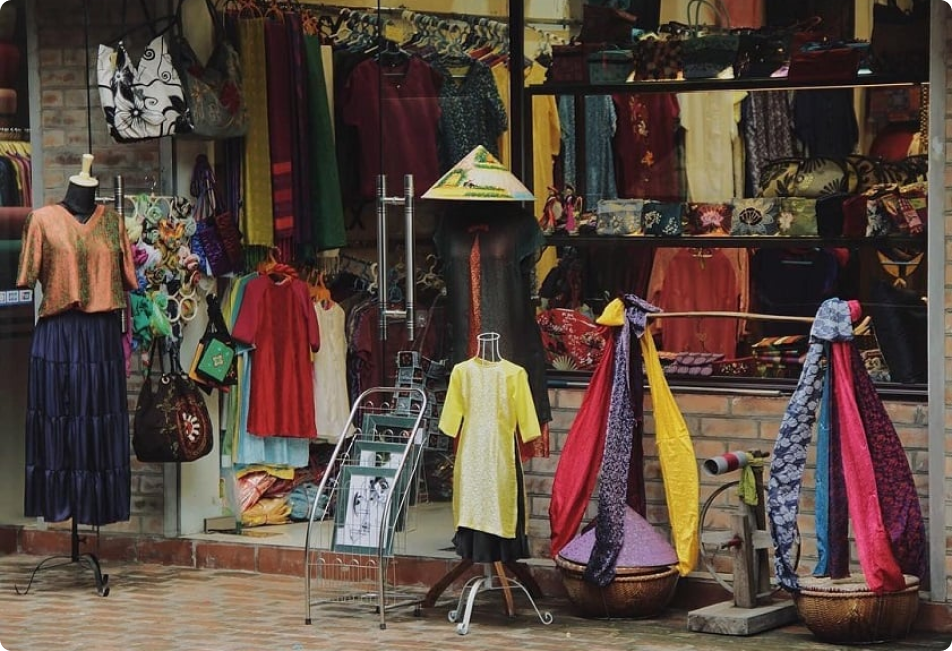 L&agrave;ng dệt lụa Vạn Ph&uacute;c c&oacute; lịch sử hơn 1000 năm (Ảnh: Sưu tầm)